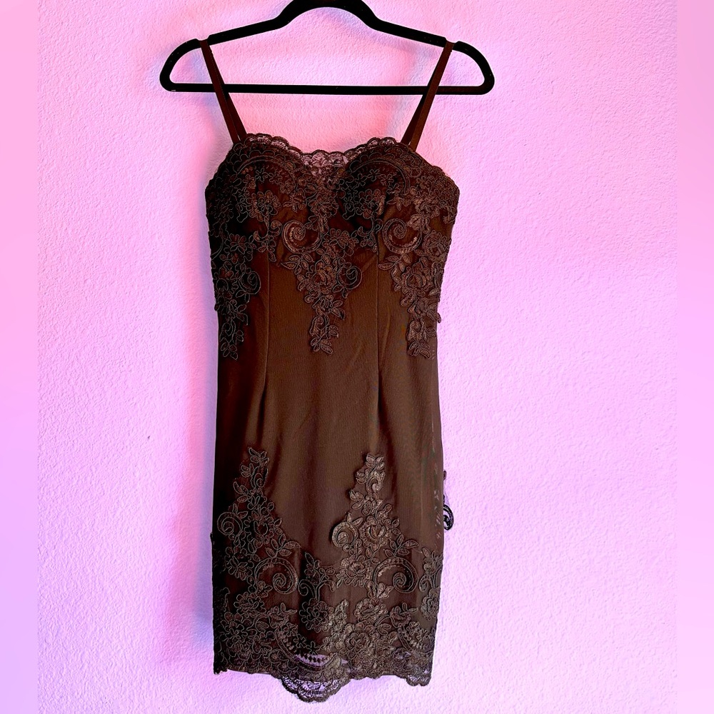 EMPRADA BLACK LACE MIDI DRESS - LIMITED (SIZE SMALL)